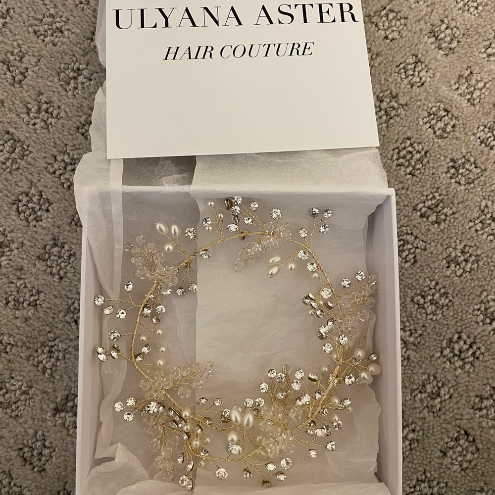 Ulyana Aster Gold Hairpiece with Pearls and Crystals